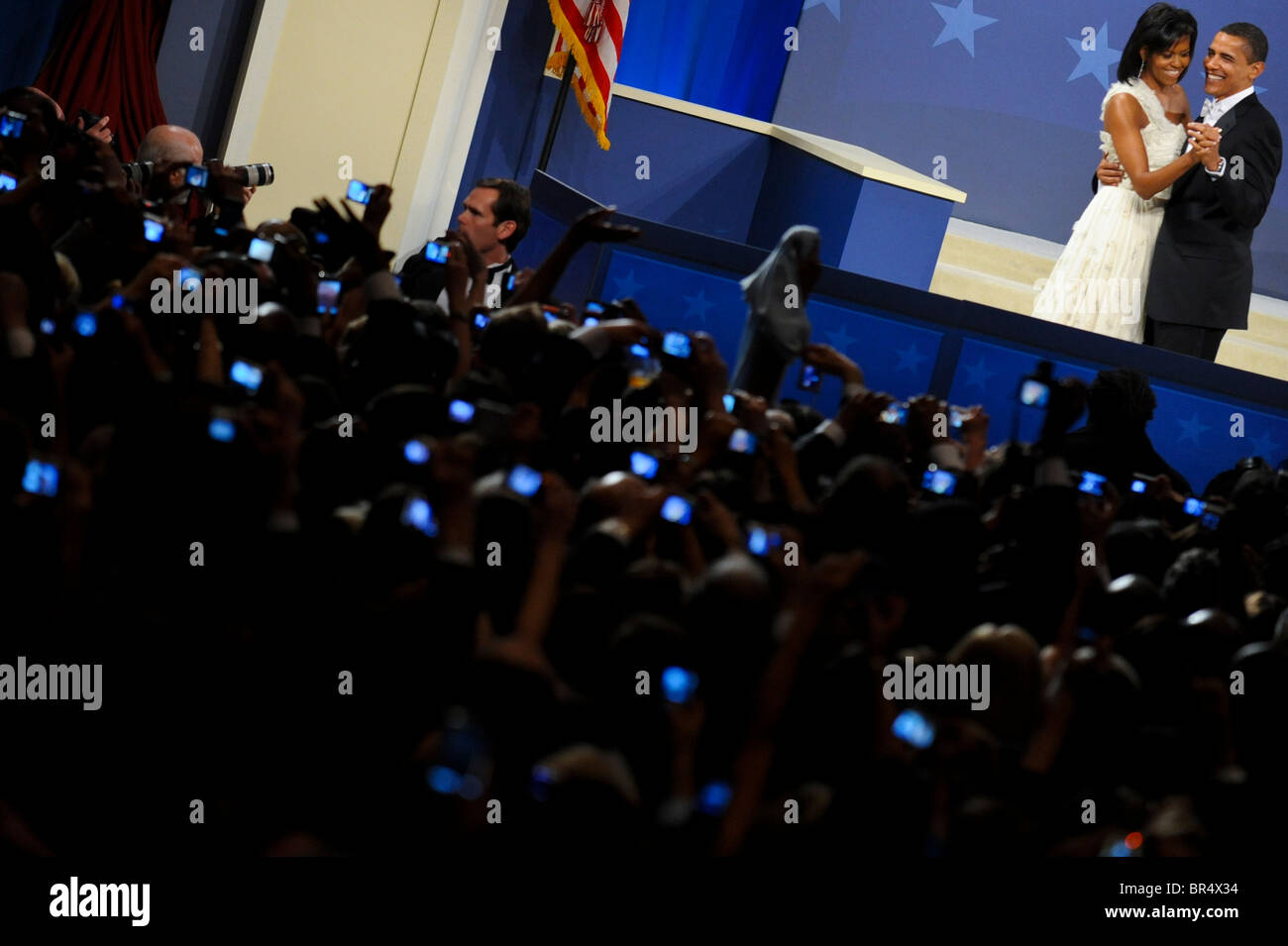 Il Obamas danza in una sfera inaugurale a Washington. Foto Stock
