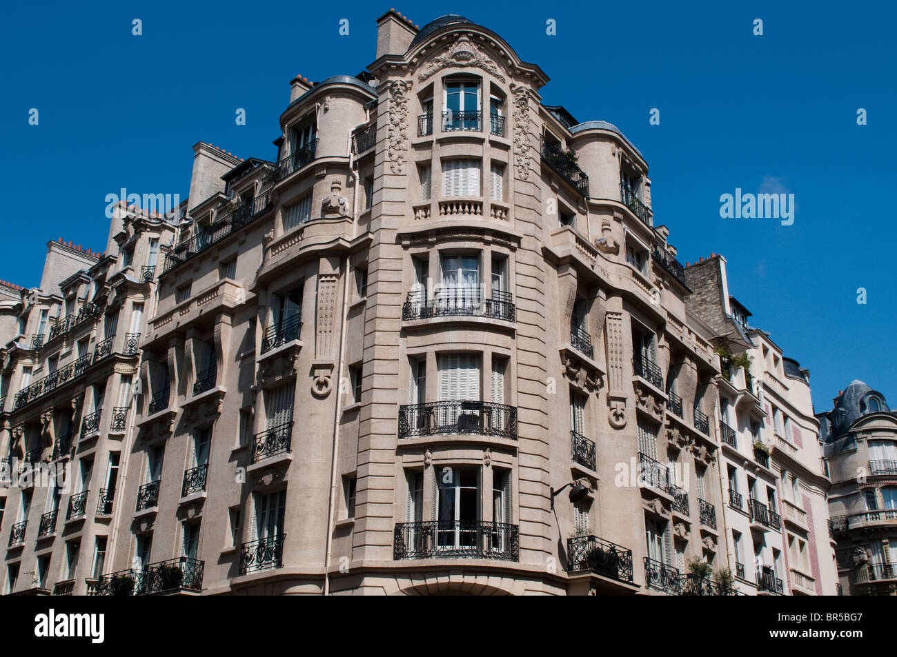Blocchi di appartamenti in Rue Raynouard, sedicesimo arrondissement, Parigi, Francia Foto Stock