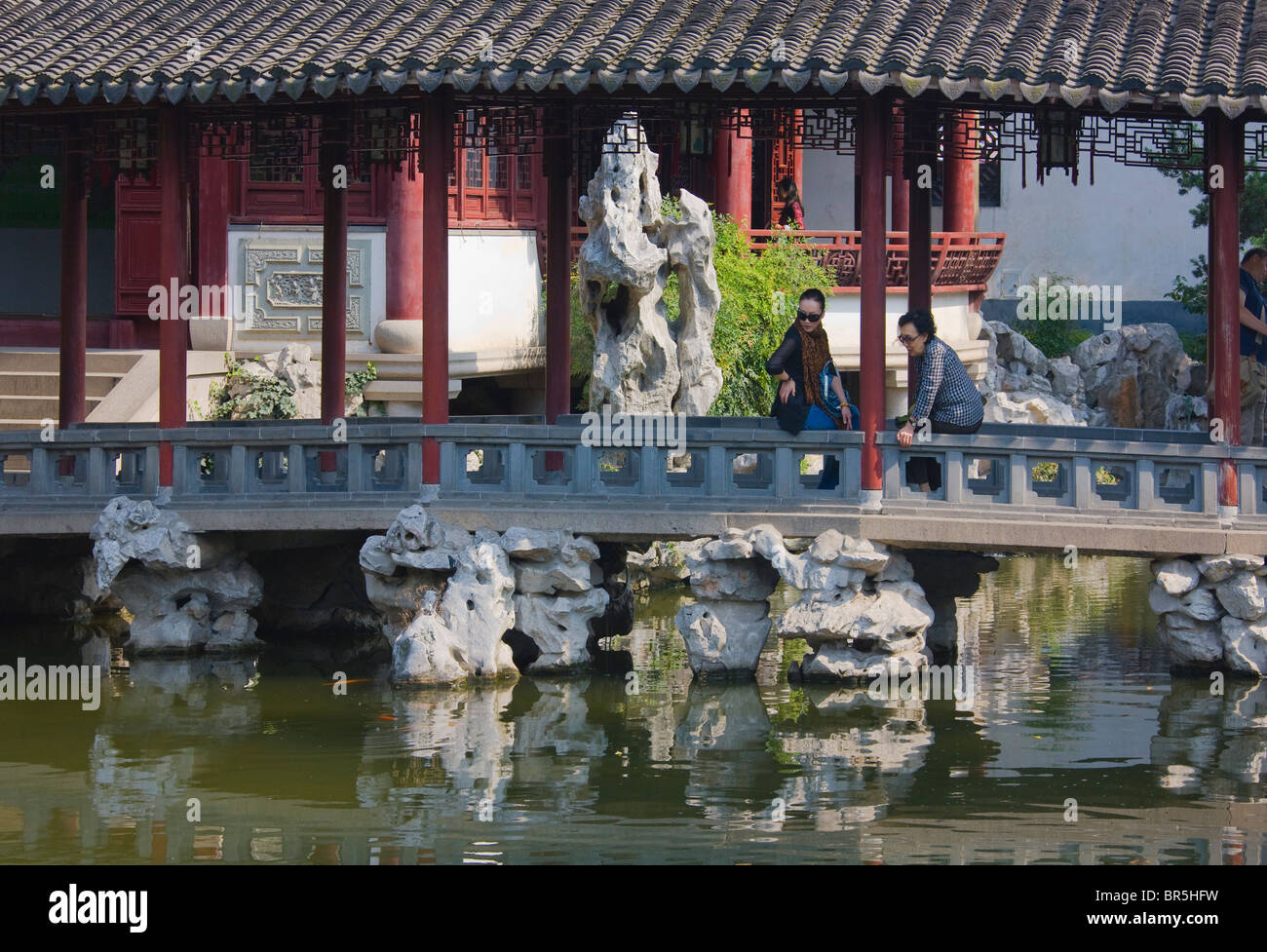 Architettura tradizionale in Il Giardino di Yuyuan, Shanghai, Cina Foto Stock