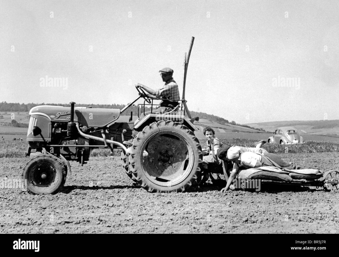 Fotografia storica, raccolto di patate, intorno al 1930 Foto Stock