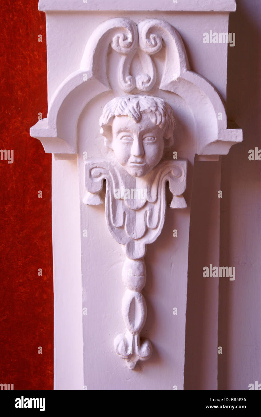 Dettagli architettonici nel Museo Casa del Alfenique, Puebla, Messico. Puebla è un sito Patrimonio Mondiale dell'UNESCO. Foto Stock