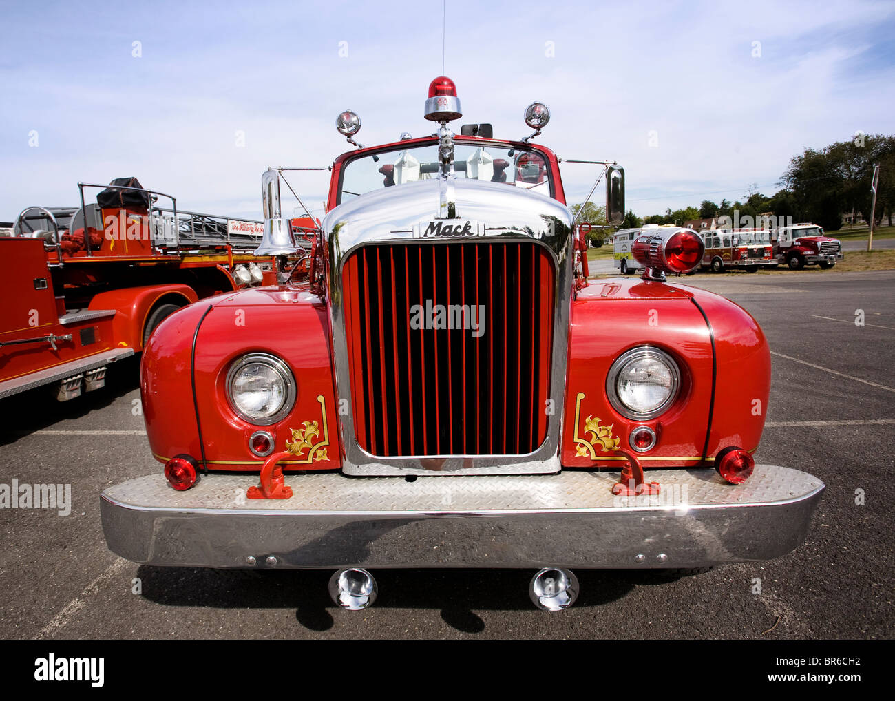 Griglia di anni cinquanta Mack camion dei pompieri Foto Stock