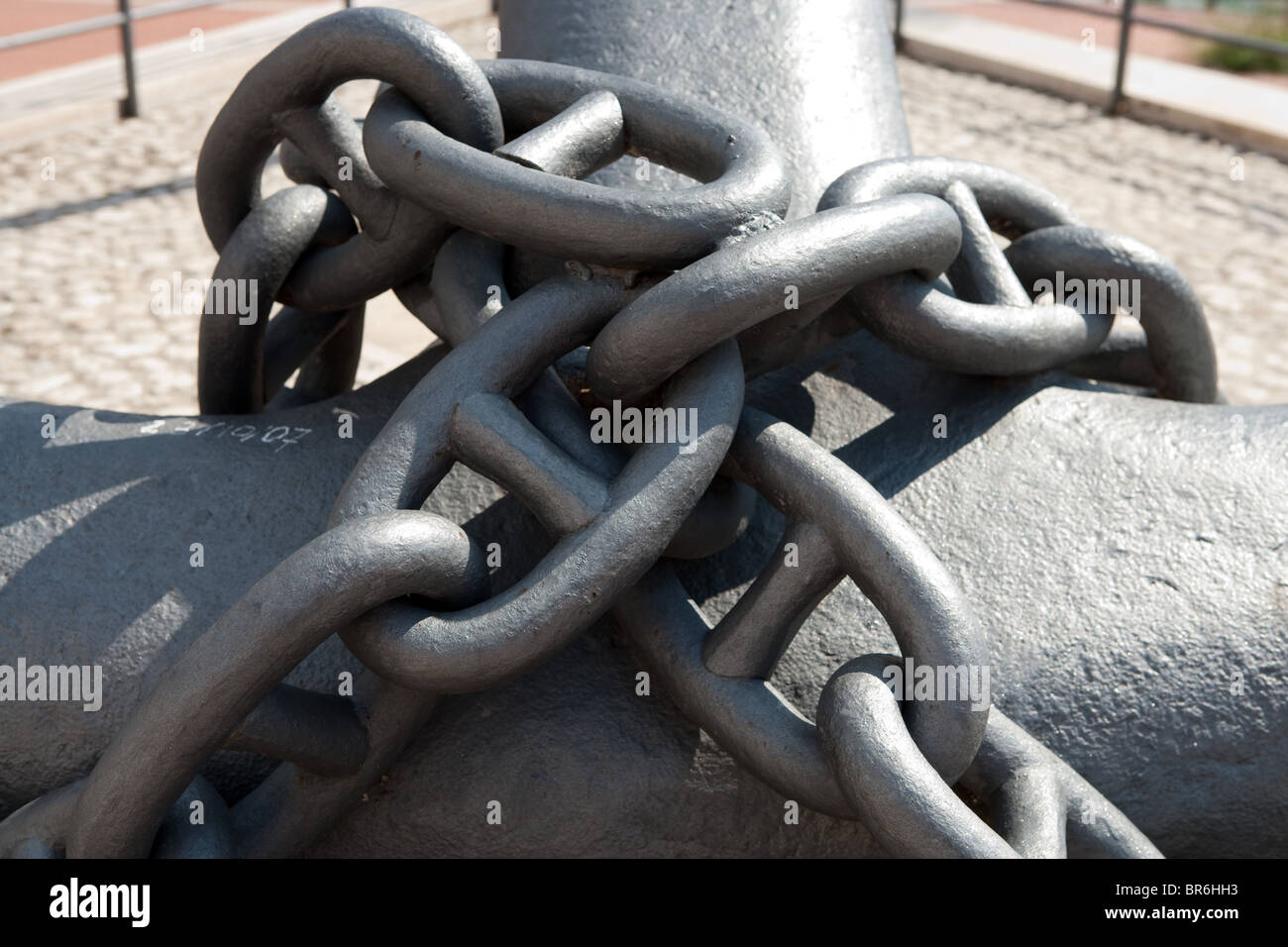 Catene di anelli di catena marine barca ancoraggio nave Foto stock - Alamy