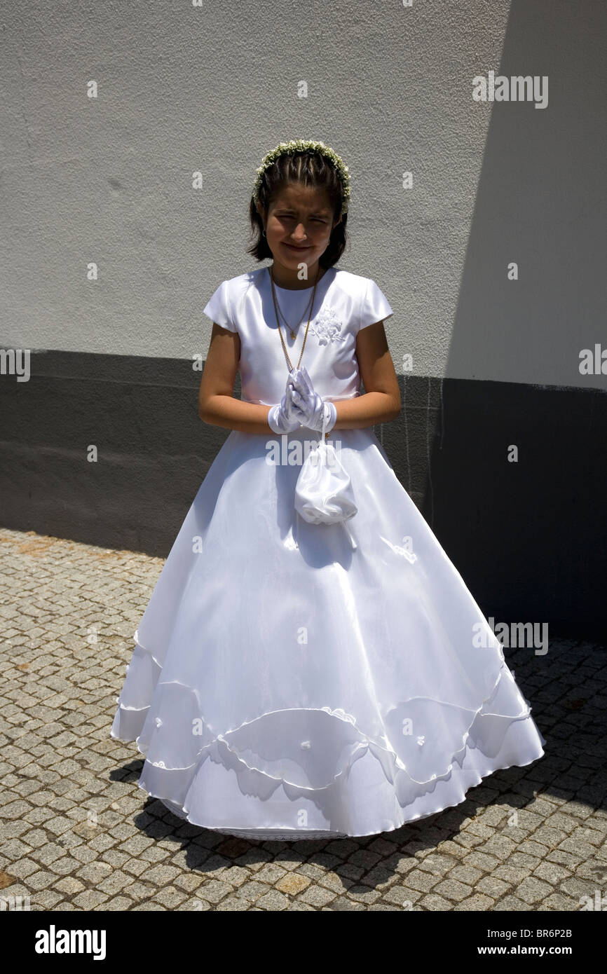 First communion dress immagini e fotografie stock ad alta risoluzione -  Alamy