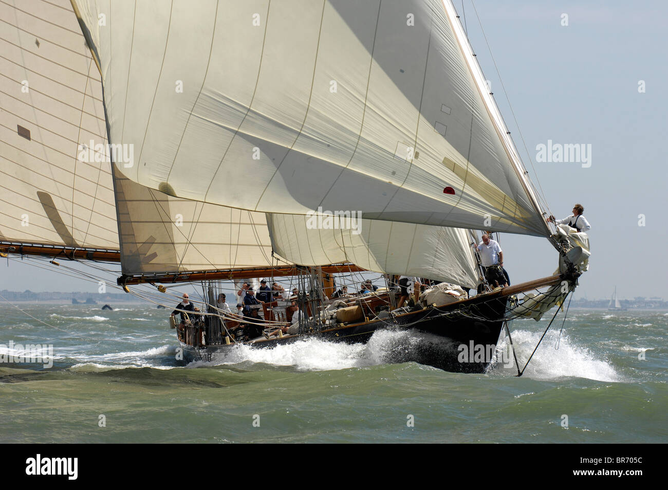 Mariette sotto la vela durante la gara Solent, il British Classic Yacht Club Regatta, Cowes Classic settimana, luglio 2008 Foto Stock