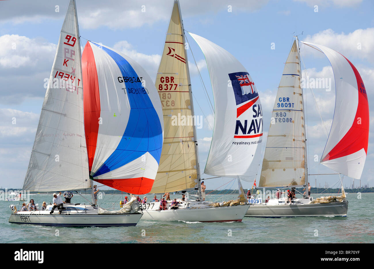Regate di flotta a Cowes Week, compresa la "sfida", "Tacktix' e 'Prime Cut', Agosto 2009. Foto Stock