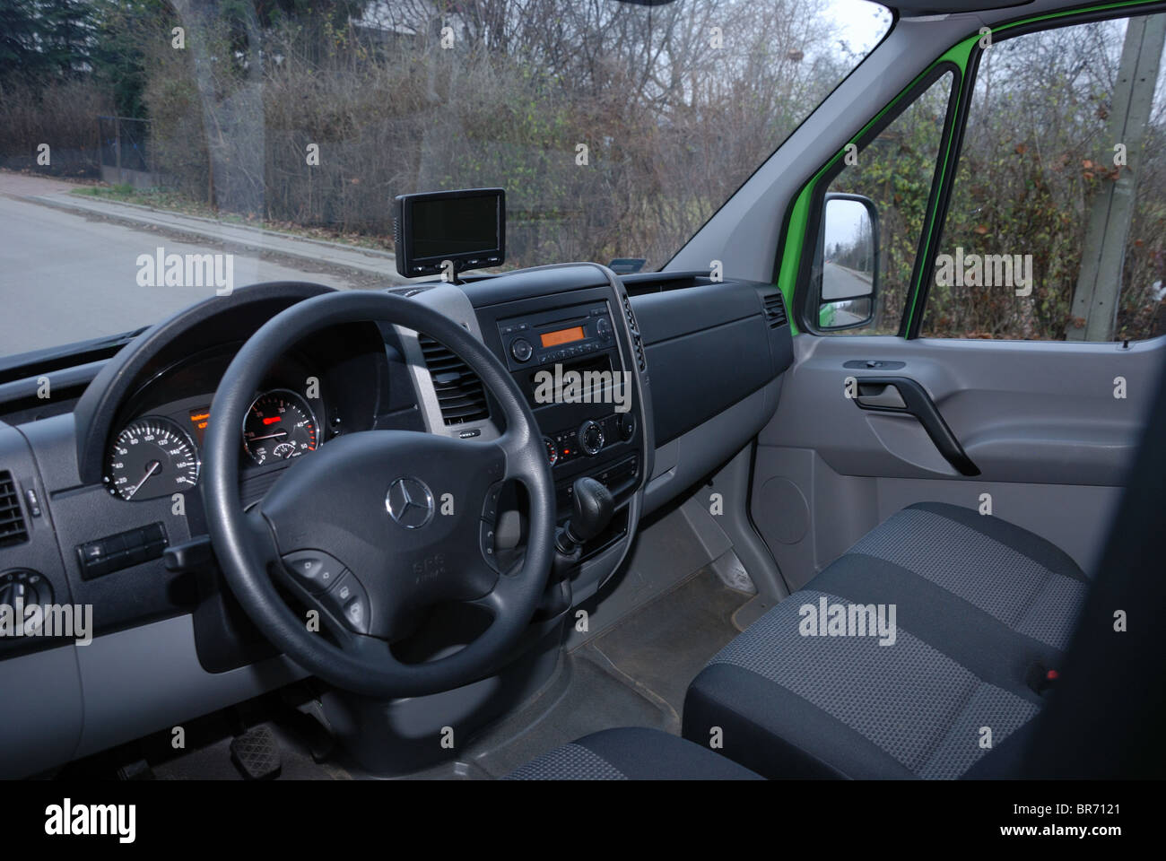 Mercedes-Benz Sprinter 260 CDI Van - verde - L3H2 - Tedesco MCV, pannello van - interno cabina, interno Foto Stock
