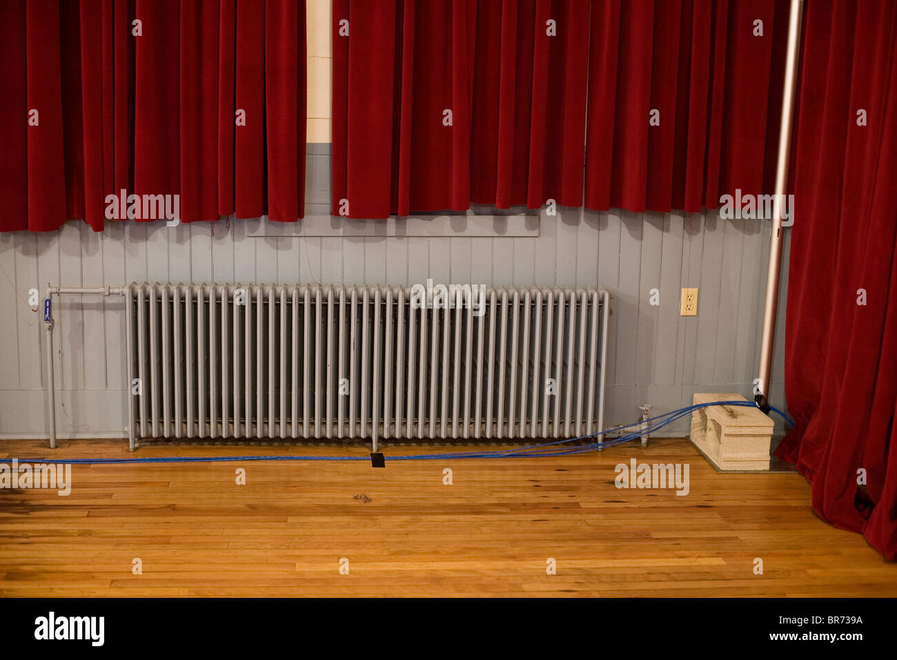 Linee telefoniche al call center del quartier generale del partito democratico del Vermont a barre Vermont. Foto Stock