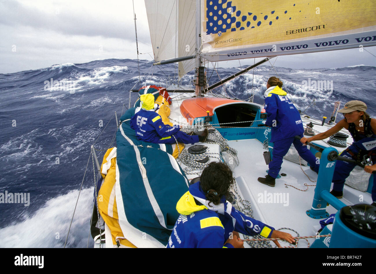 EF lingua con un equipaggio femminile in gara la Whitbread Round the World Race, 1997. Foto Stock