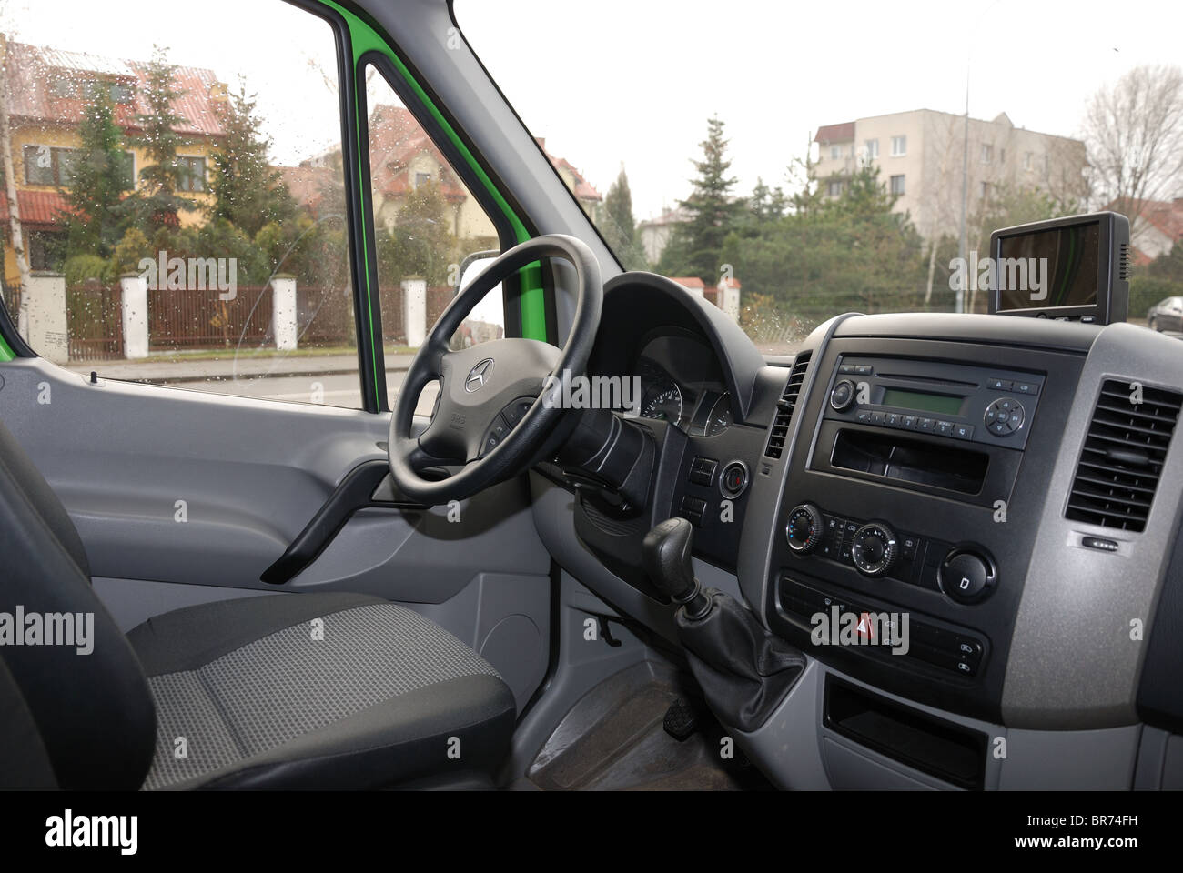 Mercedes-Benz Sprinter 260 CDI Van - verde - L3H2 - Tedesco MCV, pannello van - dettagli: cabina interna, interno Foto Stock