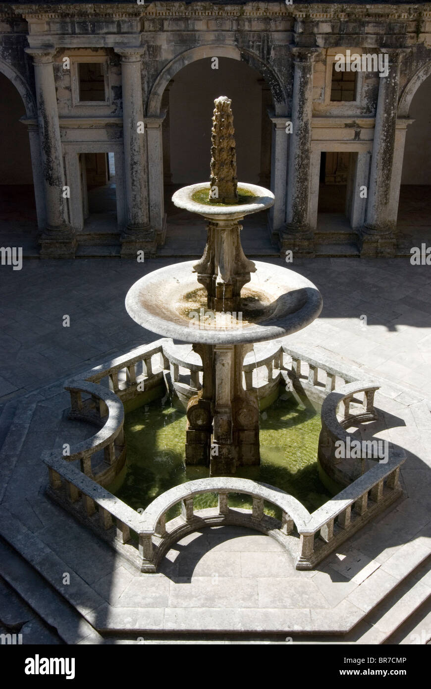 Il Convento de Cristo convento di Tomar, Portogallo. UNESCO - Sito Patrimonio dell'umanità. Chiostro Rinascimentale di Giovanni III. Foto Stock