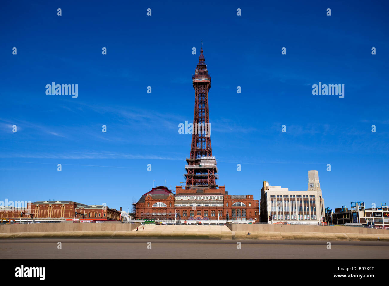 La Blackpool Tower e nuovo Seawall Foto Stock