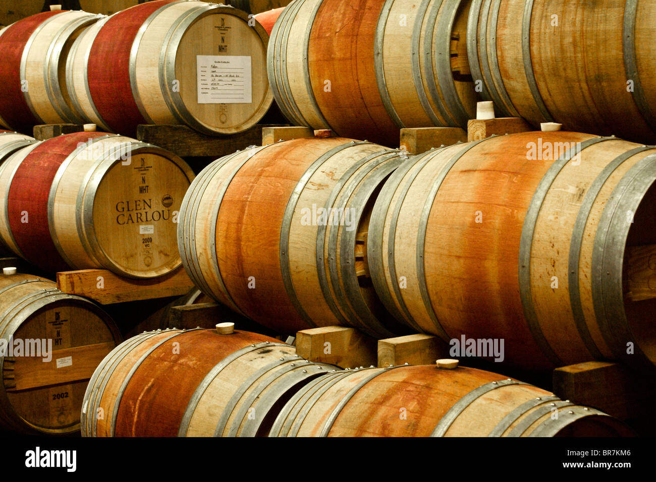 Botti di vino, Glen Carlou Cantina, Paarl, Cape Winelands, Sud Africa Foto Stock
