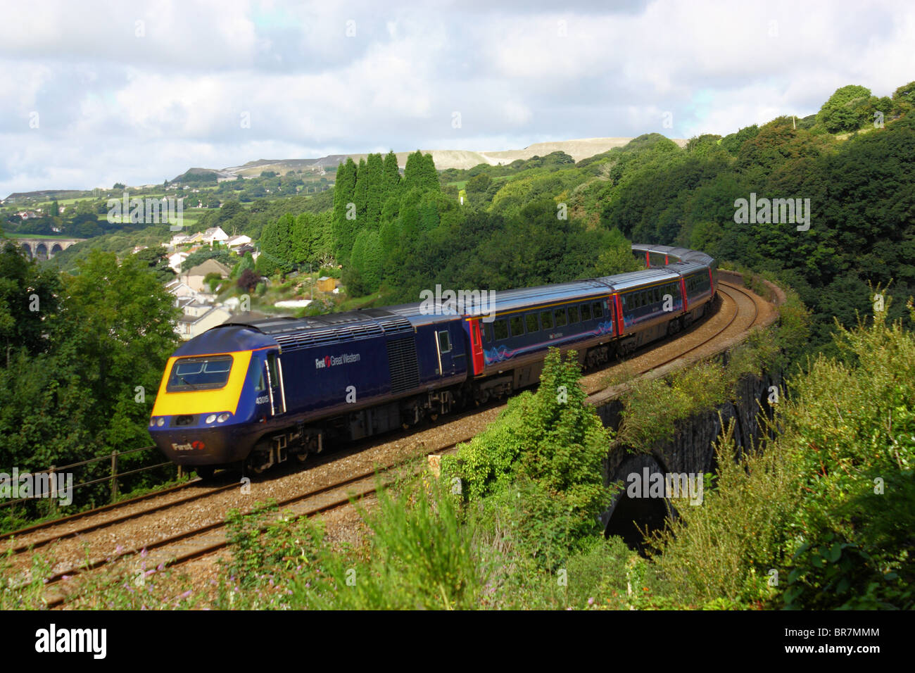 125 Express treno attraversare il viadotto a St Austell in Cornovaglia. La direzione di marcia è nell'immagine. Foto Stock