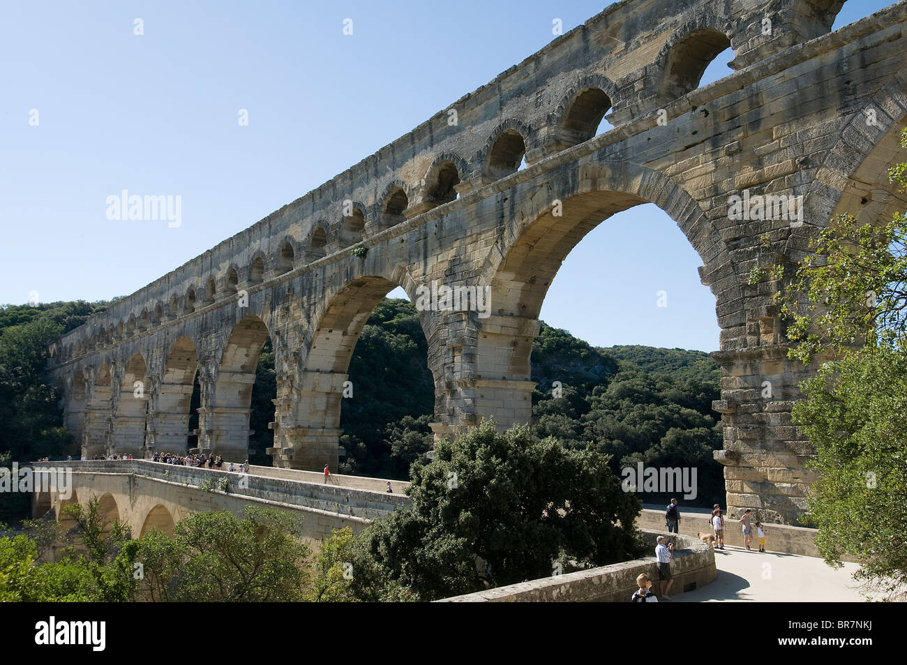 Il Pont du Gard, Languedoc-Roussillon, Francia Foto Stock