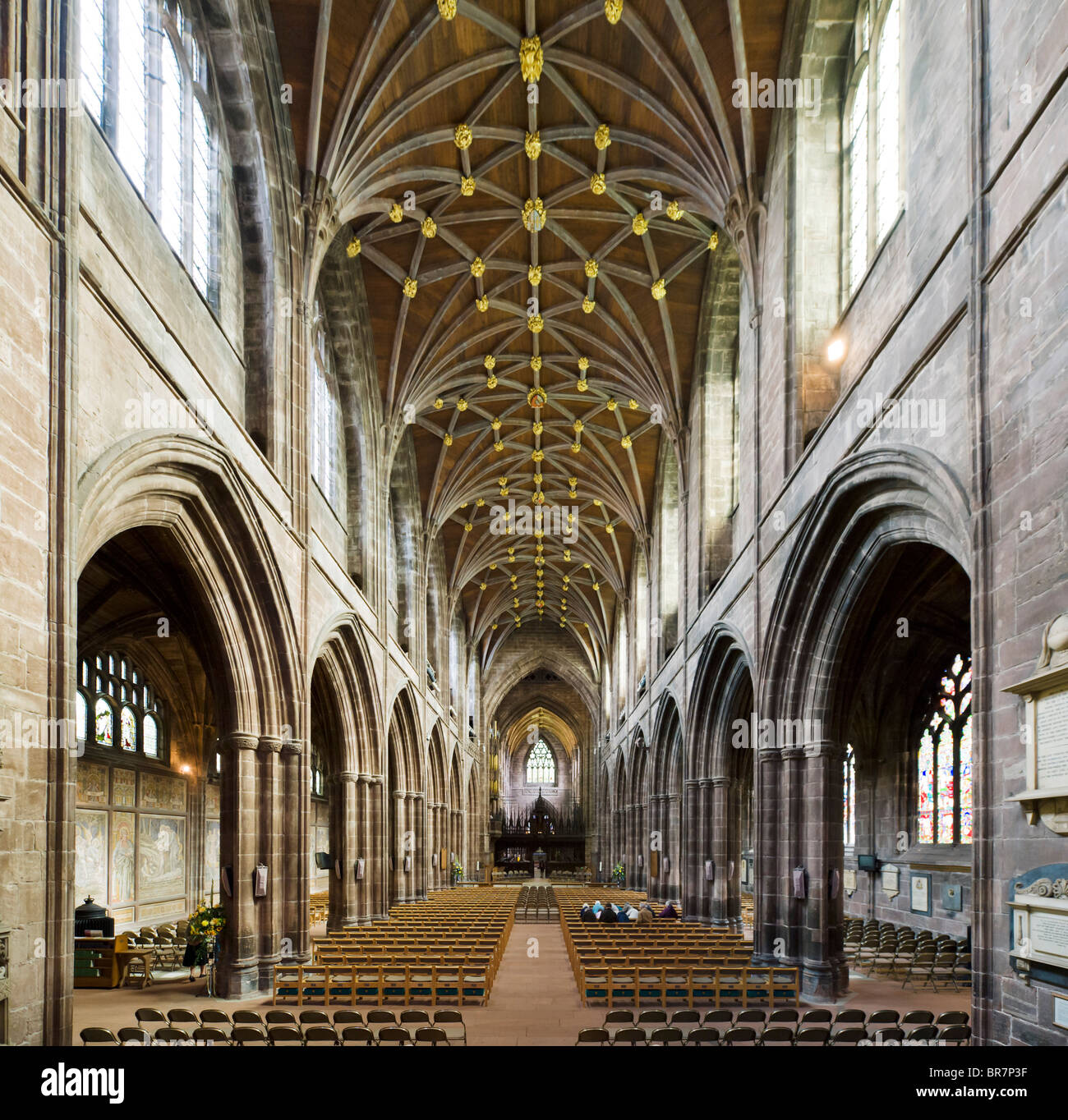 La navata centrale della cattedrale di Chester, Chester, Cheshire, Inghilterra, Regno Unito Foto Stock