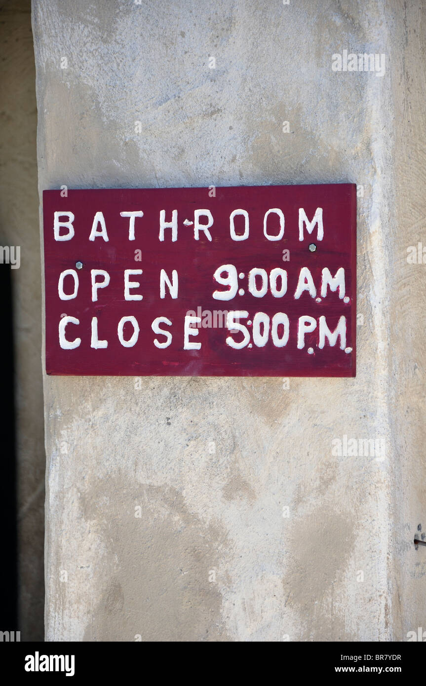 Bagno a Santa Barbara Mission Museum, CALIFORNIA, STATI UNITI D'AMERICA Foto Stock