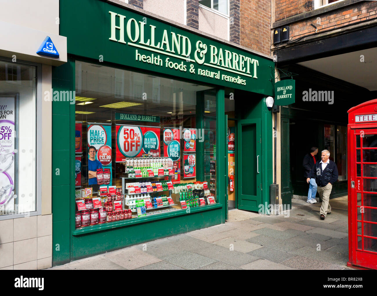 Holland & Barrett health food store in Chester Town Center, Cheshire, Inghilterra, Regno Unito Foto Stock