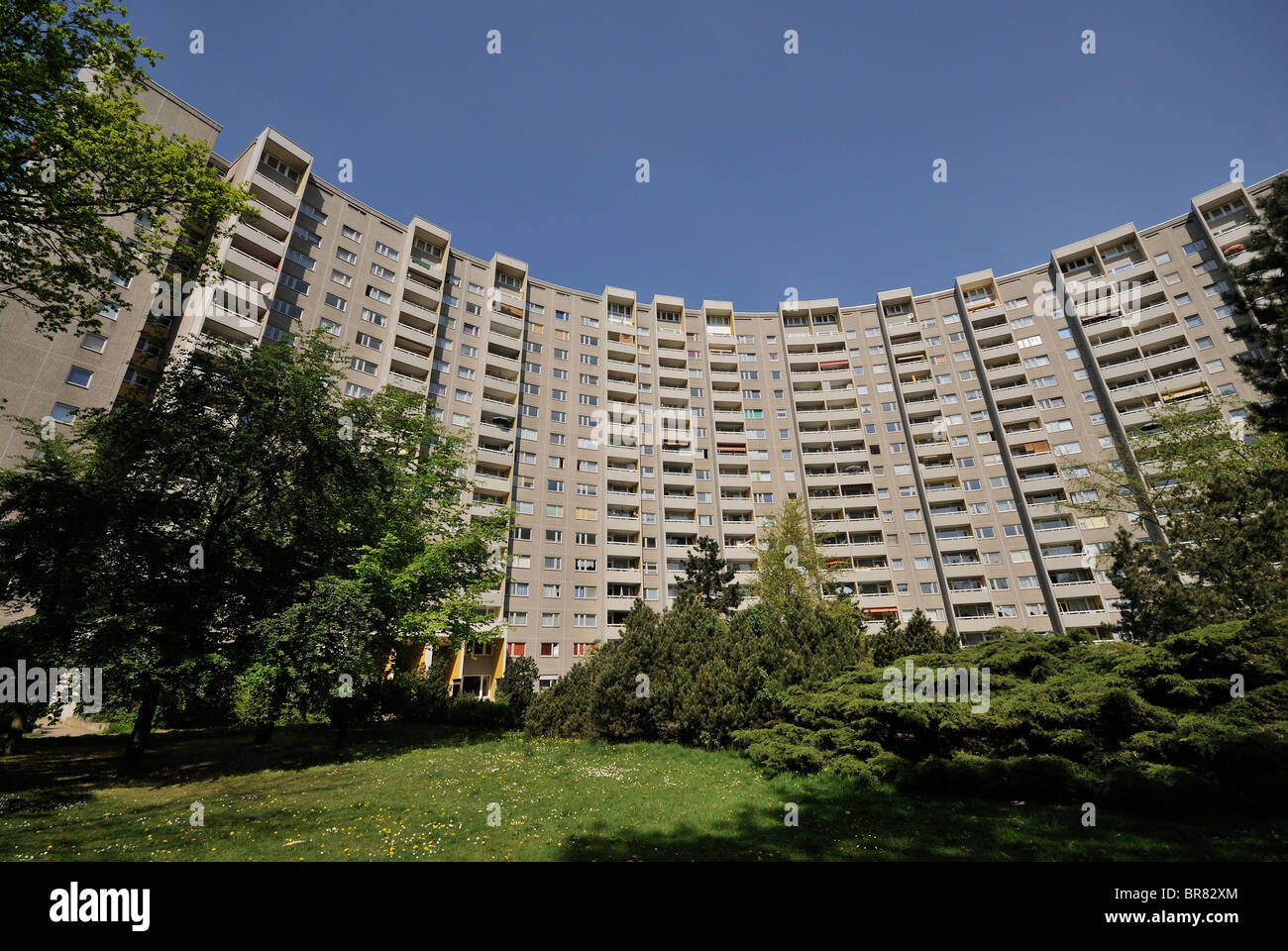 Gropiusstadt, Gropius City, a 18 piani edificio di appartamenti da Walter Gropius, insediamento satellite, Berlino, Germania, Europa. Foto Stock