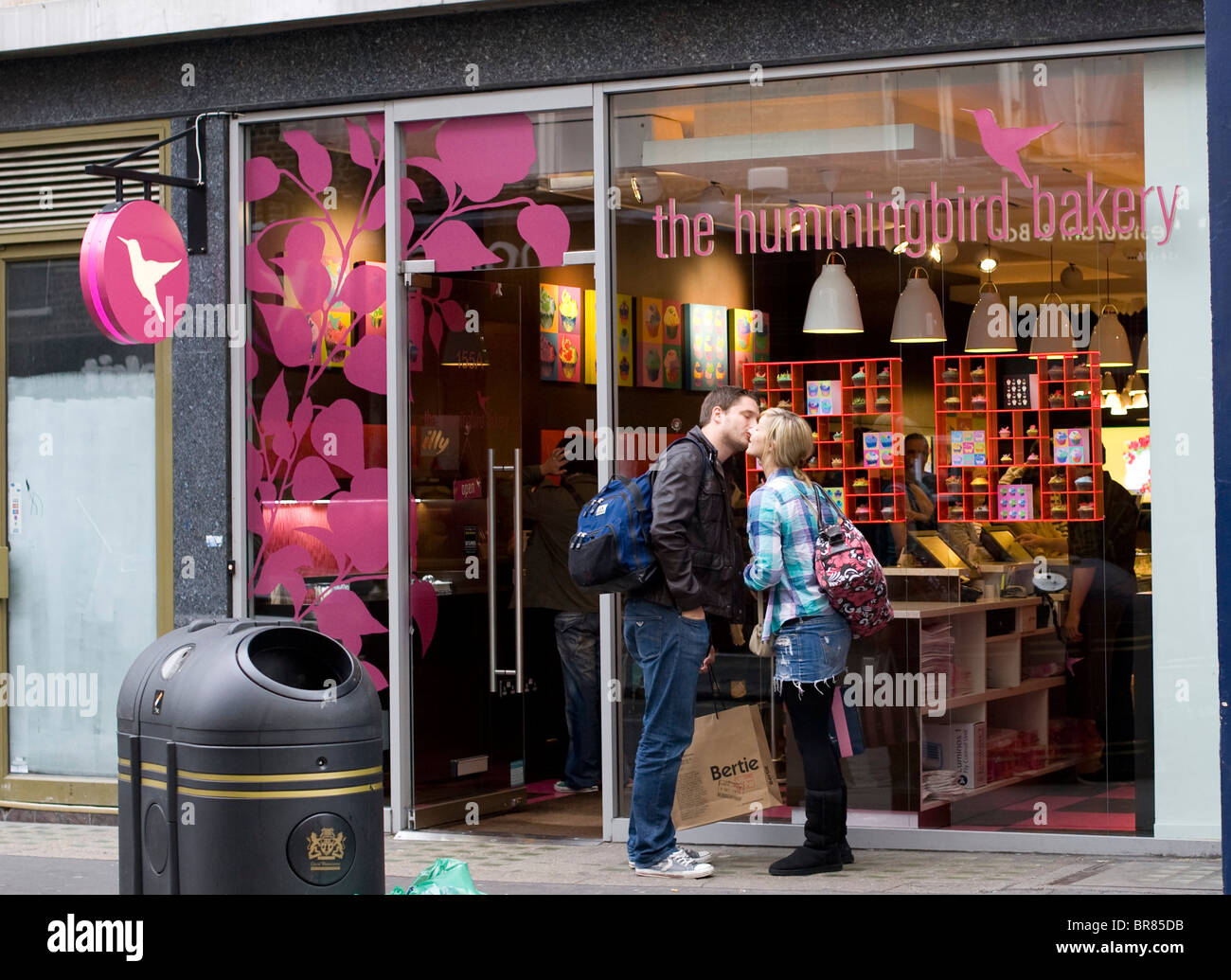 Ronzio Bird shop Wardour Street London Foto Stock