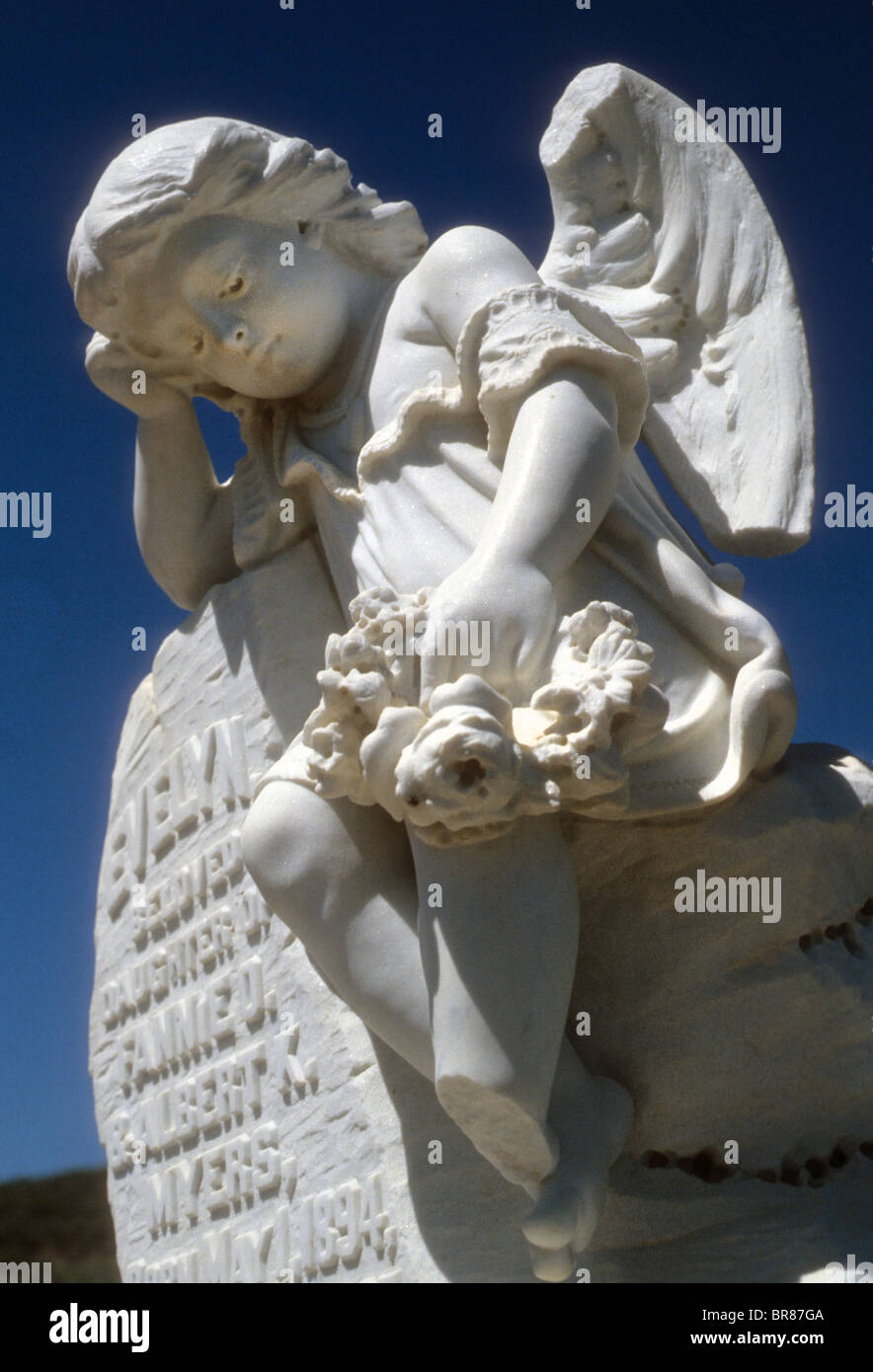 Stato Bodie Park angelo statua sepolcro funebre pietra tomba Sierra California mountain gold mine abandonded città fantasma Foto Stock