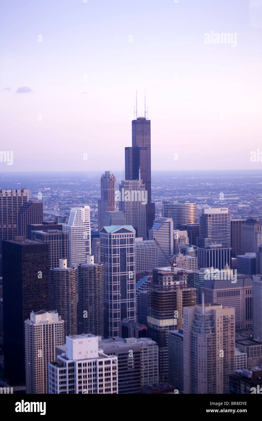 Sullo skyline di Chicago al crepuscolo Foto Stock
