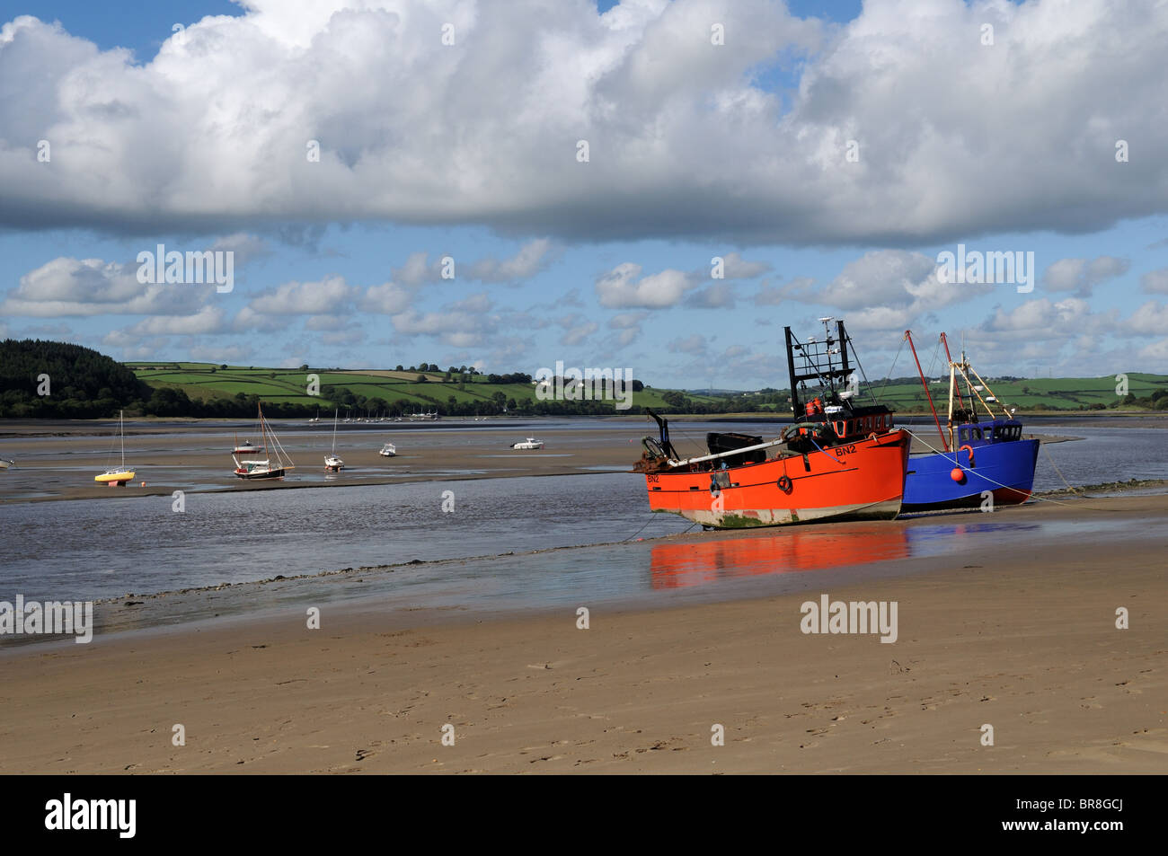 Tywi Towy estuary Ferryside Carmarthenshire barche da pesca Galles Cymru REGNO UNITO GB Foto Stock