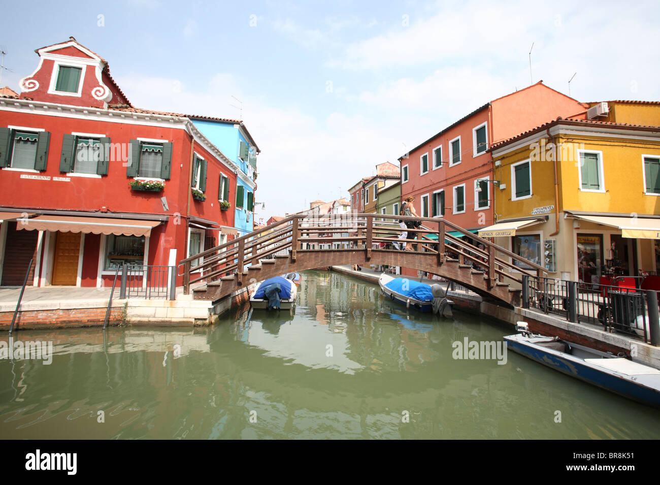 Canal a isola di Burano Foto Stock