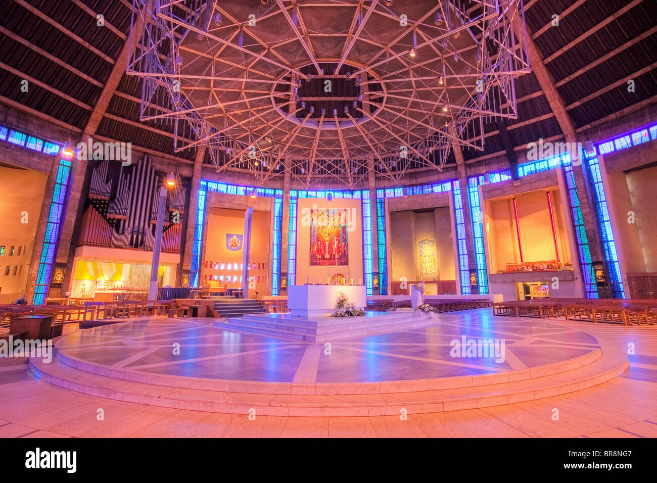 Un interno fotografia della Cattedrale Metropolitana di Cristo Re a Liverpool Foto Stock