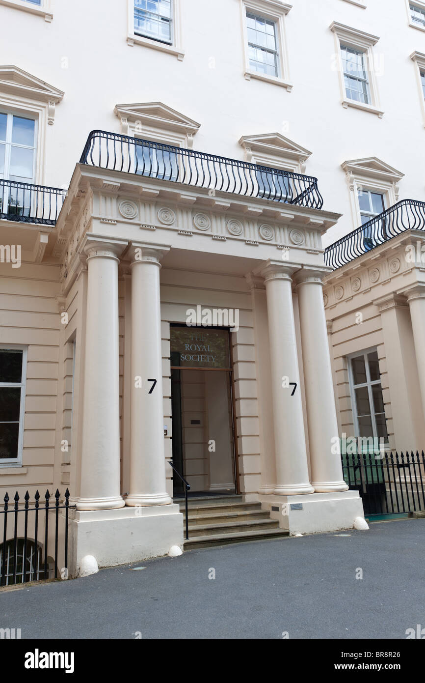 Ingresso alla Royal Society di Londra il quartier generale a 6-9 Carlton House Terrace, Londra, Inghilterra Foto Stock