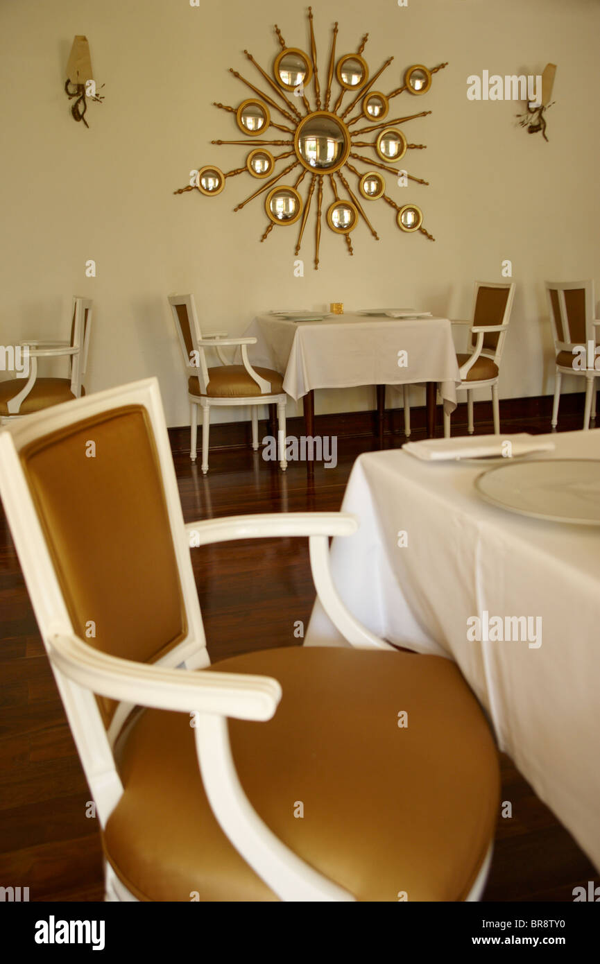 Vista interna della Quinta das Lágrimas hotel del ristorante Arcadas da Capela zona pranzo, Coimbra, Portogallo Foto Stock