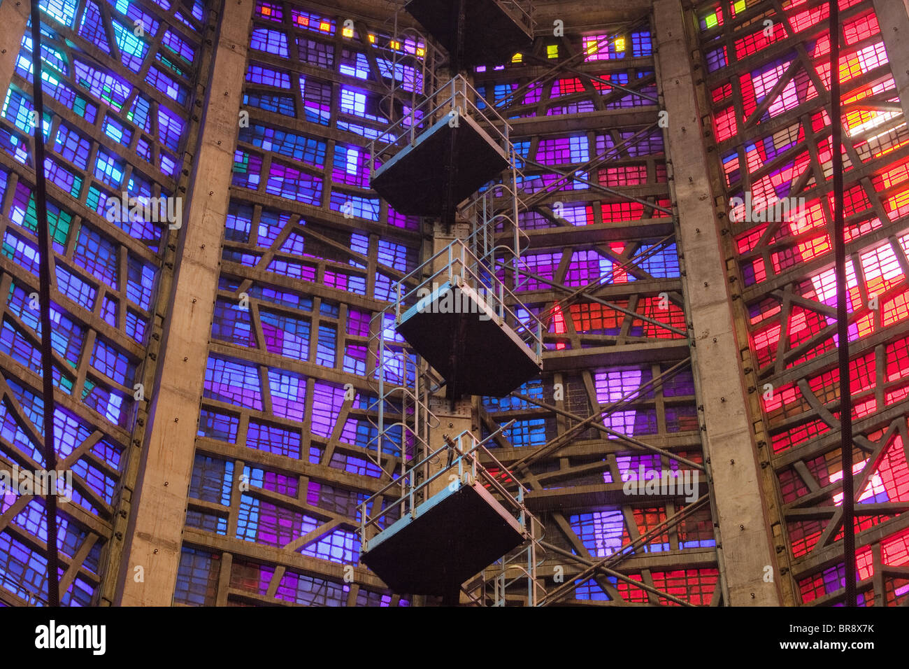 Un interno fotografia della Cattedrale Metropolitana di Cristo Re a Liverpool Foto Stock