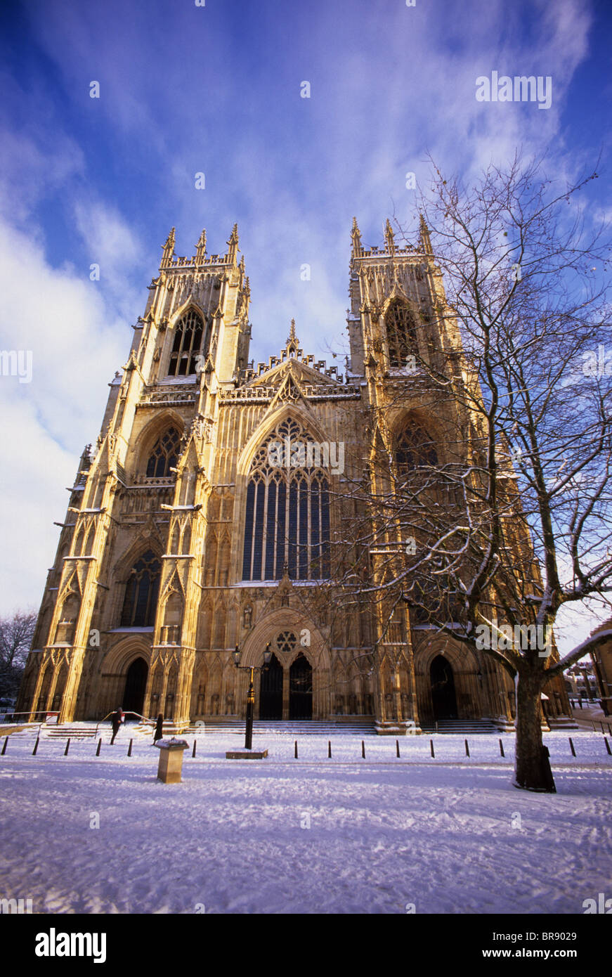 Maestosa cattedrale di York Minster in inverno la neve Yorkshire Regno Unito Foto Stock