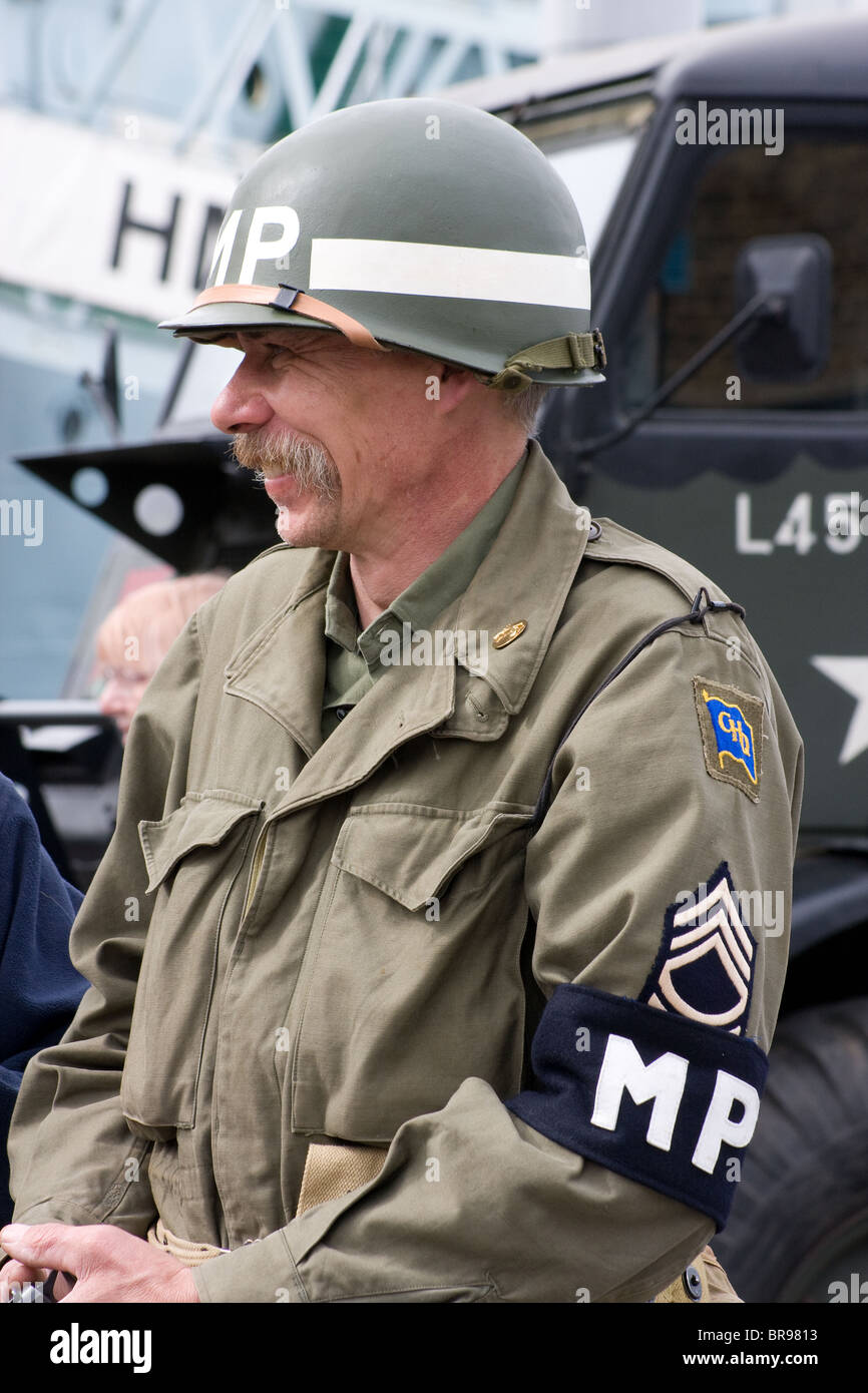 Saluto a 1940 dotate di reenactments della vita civile nella seconda guerra mondiale e il salvataggio dell'esercito a Dunkerque Foto Stock