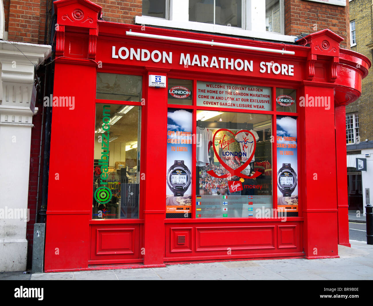 Esterno della Maratona di Londra Store Long Acre London REGNO UNITO Foto Stock