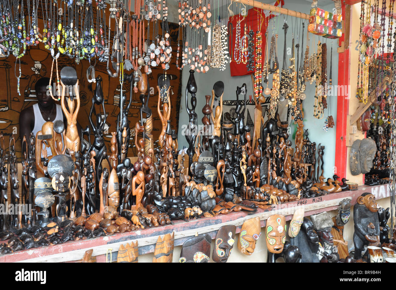 Scolpiti in legno Ornamenti per vendita Sal Capo Verde Foto Stock