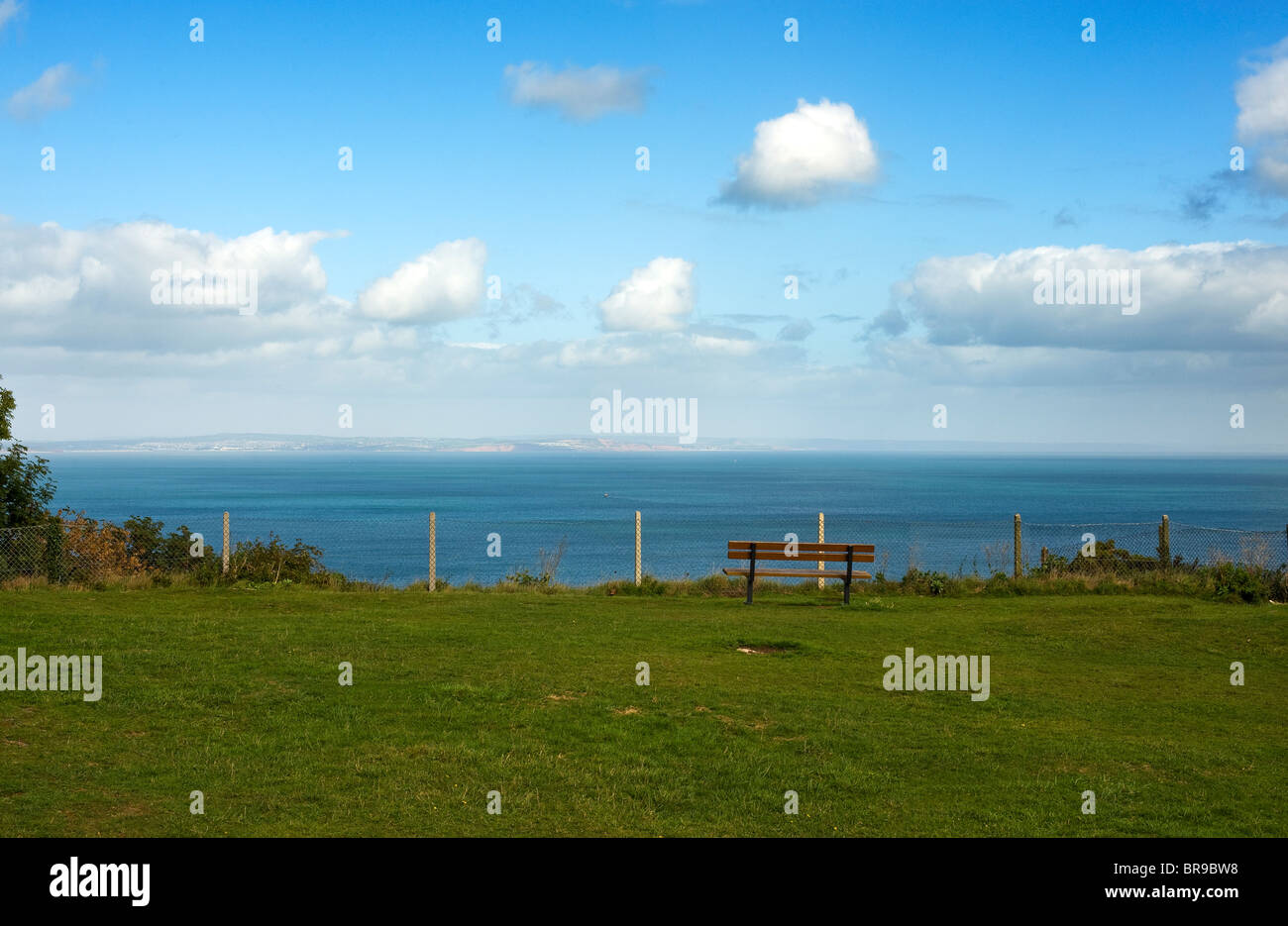 Vedute della costa percorso paesaggio, preso mentre a piedi il sentiero costiero nel South Devon, Inghilterra, Regno Unito. Foto Stock