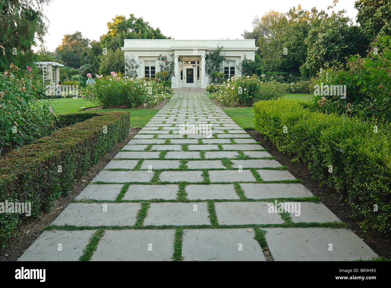 Bella passerella che conduce alla sala da tè. Foto Stock
