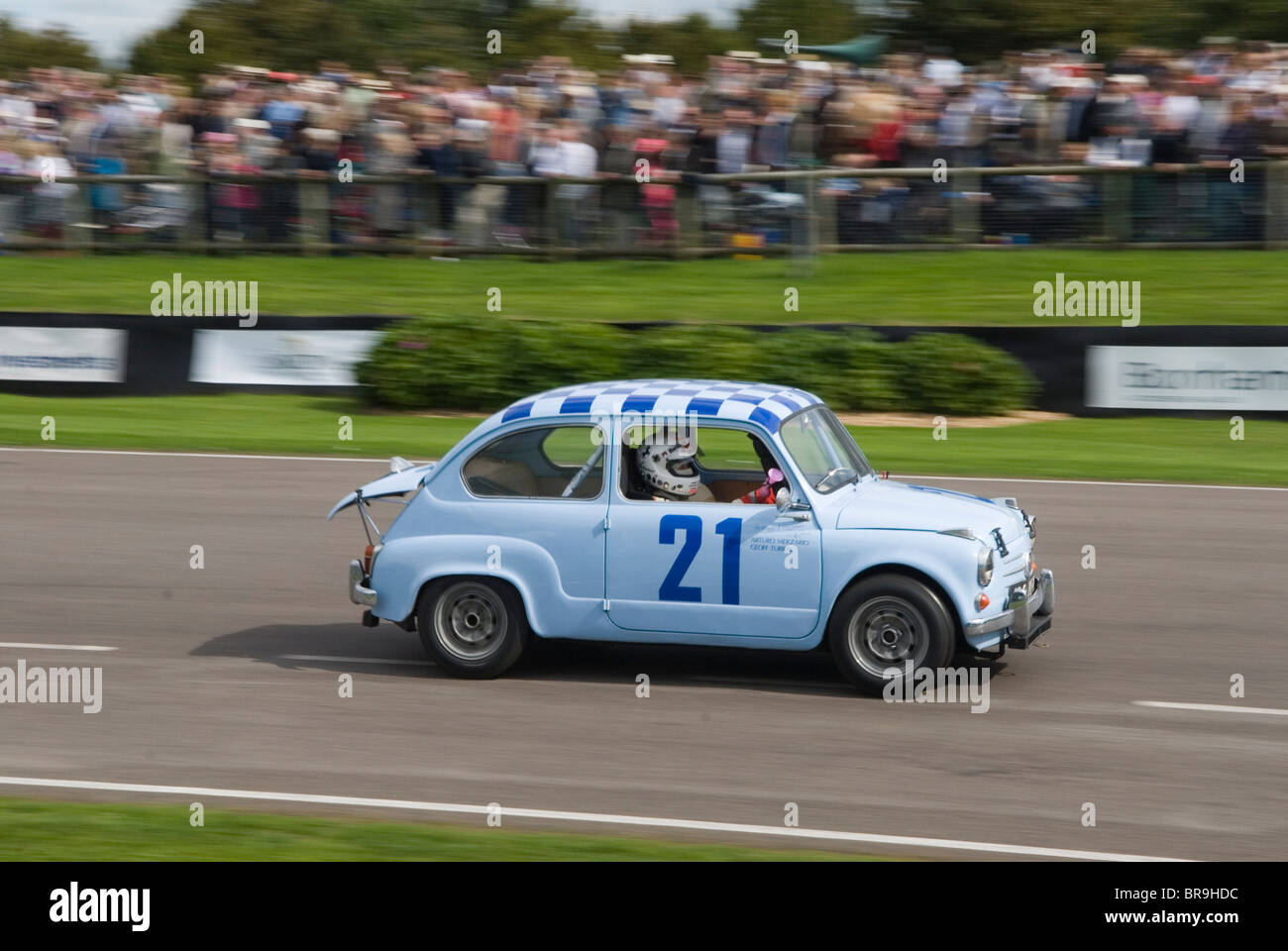 Goodwood Festival of Speed. Goodwood Sussex. Regno Unito. Fiat motorizzato e di proprietà di Arturo Merzario e Geoff Turral. HOMER SYKES Foto Stock