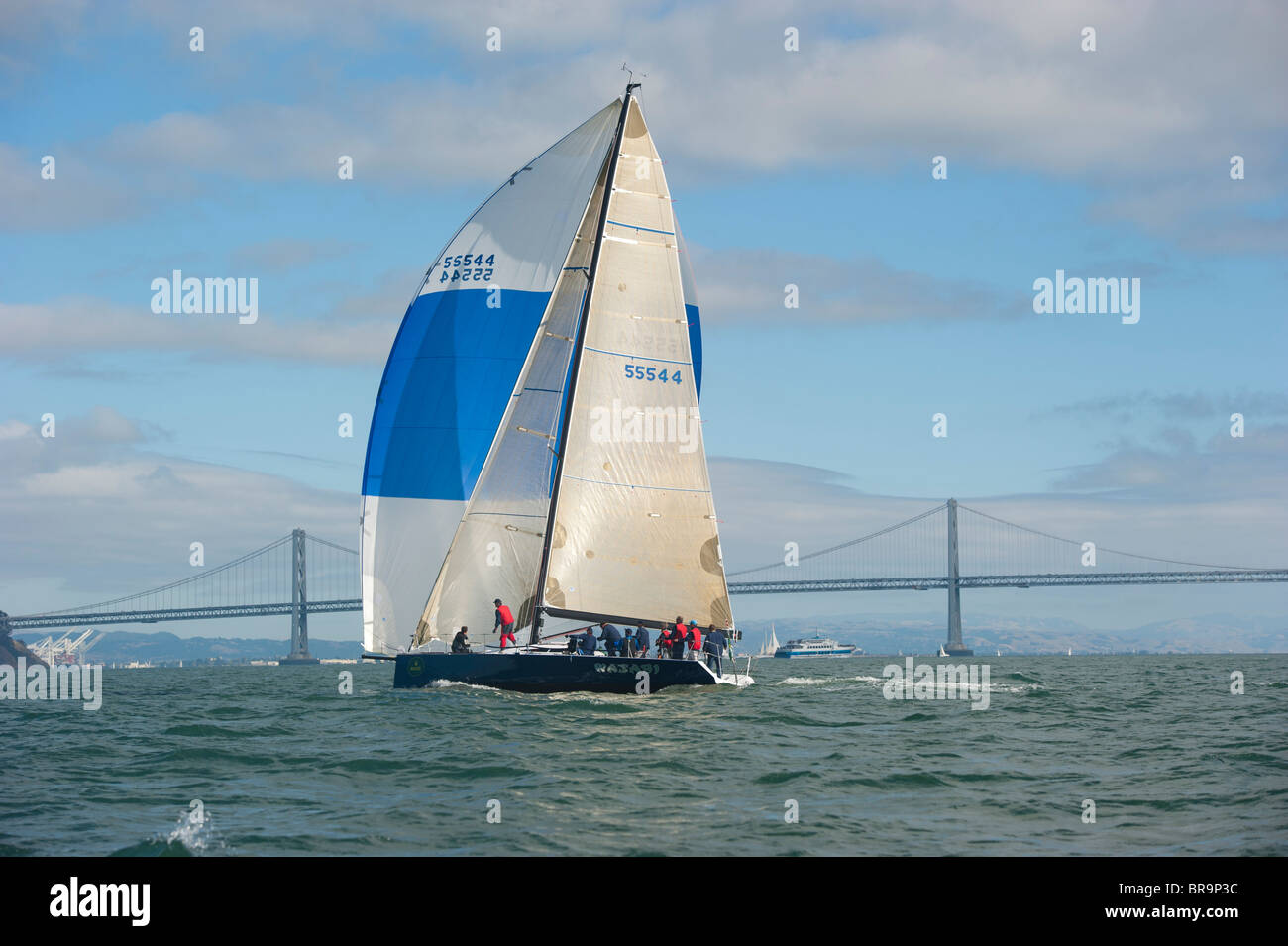 Wasabi, vincitore dell'Irc b divisione con 7 1sts, gare lungo san francisco bay bridge Foto Stock