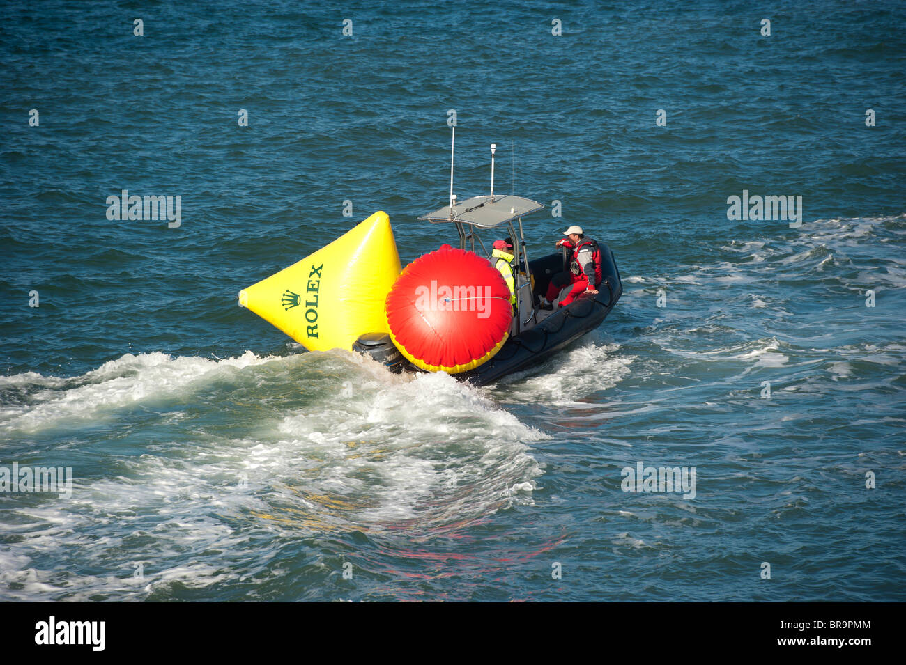 St. Francis yacht club posizionando i marcatori di gara Foto Stock