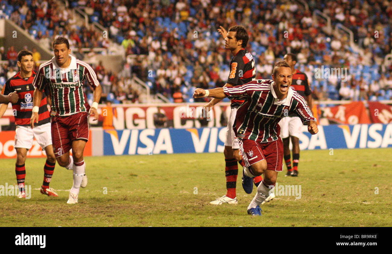 Fluminense scontrino Rodriguinho festeggia dopo aver segnato il suo lati terzo obiettivo durante il Flamengo V Fluminense, la partita di calcio. Foto Stock