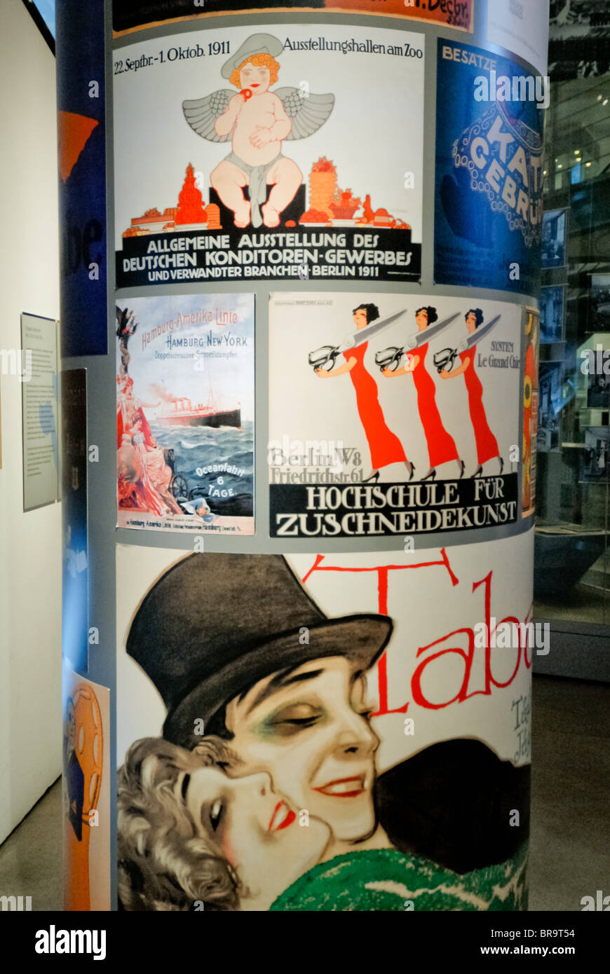 Poster su billboard Foto Stock