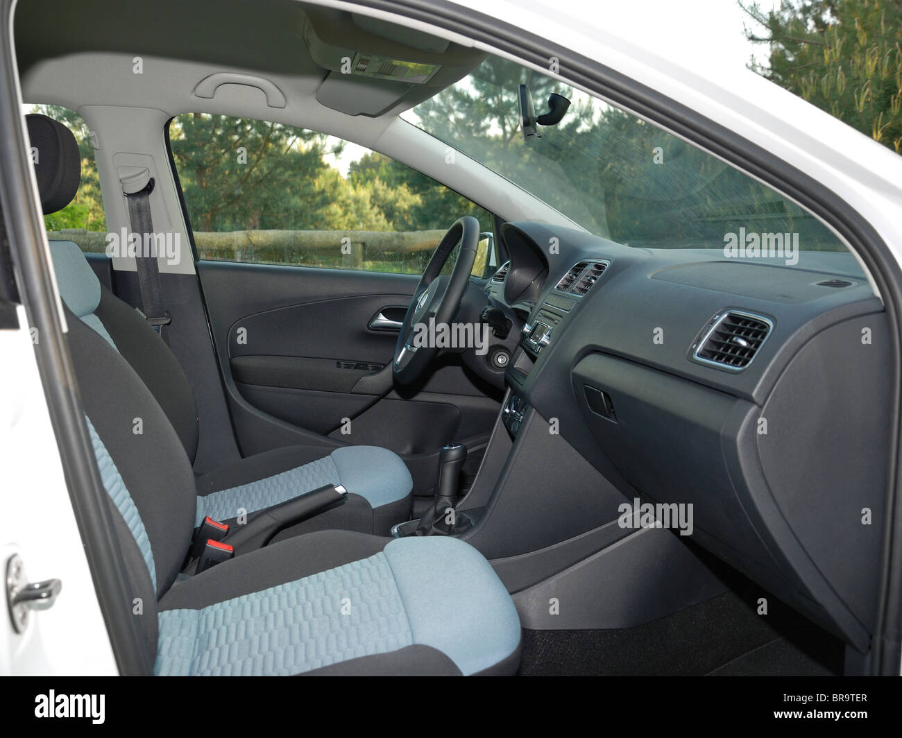 Volkswagen Polo 1.2 TDI BlueMotion - MY 2010 - Tedesco popolare eco ultracompatto che sta city car, segmento B - interno cabina Foto Stock