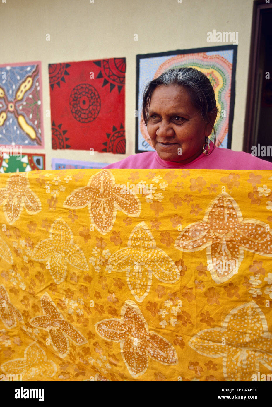Le donne aborigene pittura batik, Australia Foto Stock