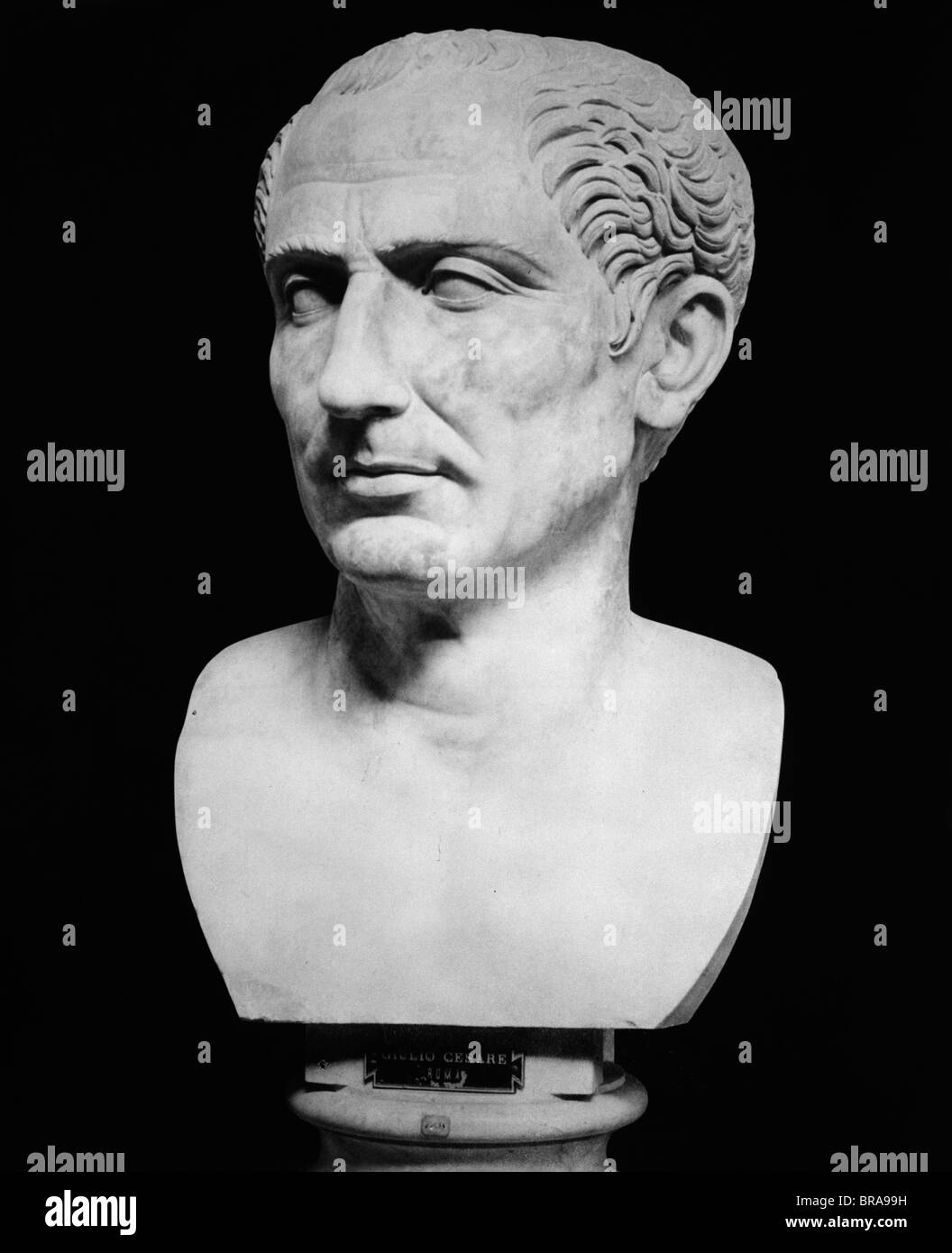 Marmo bianco busto dittatore romano Gaio Giulio Cesare MUSEO NAZIONALE DI NAPOLI ITALIA CIRCA 40BC Foto Stock