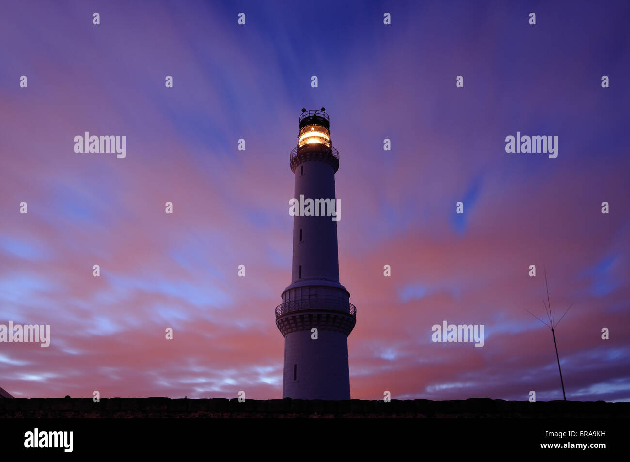 Corpino Ness faro di notte, Aberdeen, Scozia Foto Stock