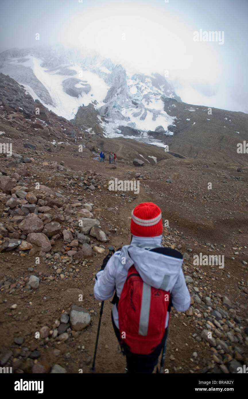 Gli alpinisti salire vulcano Cayambe, Ecuador, Sud America Foto Stock