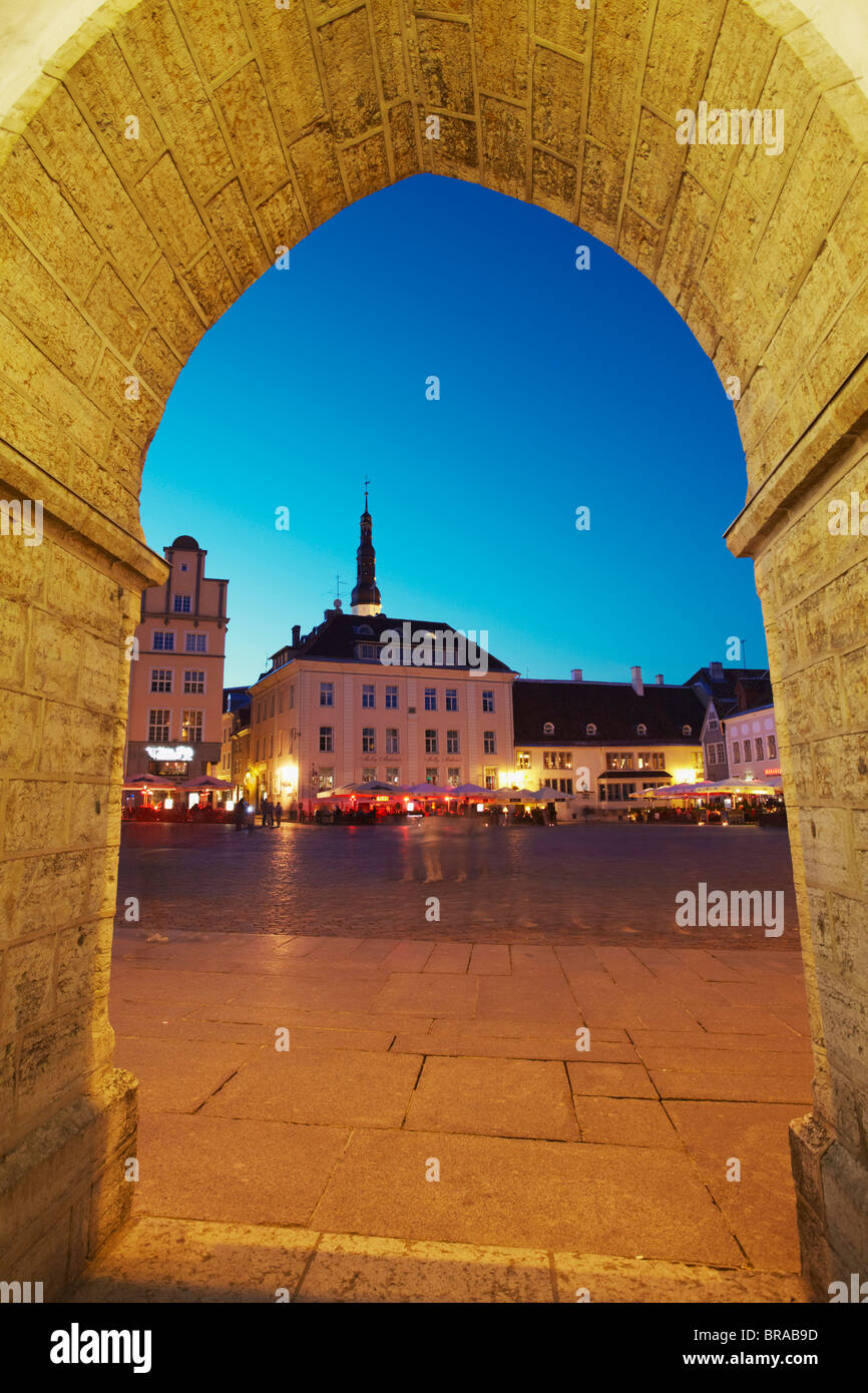 Piazza del Municipio (Raekoja plats), Tallinn, Estonia, paesi baltici, Europa Foto Stock
