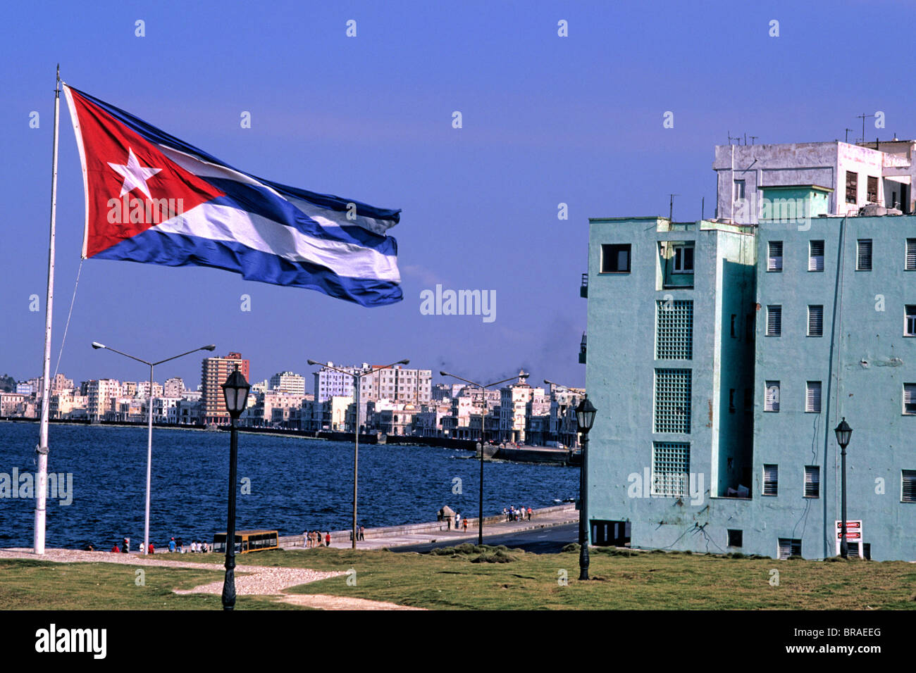 Bandiera cubana in astratto Malacon dal Nacional Hotel Havana Cuba Foto Stock